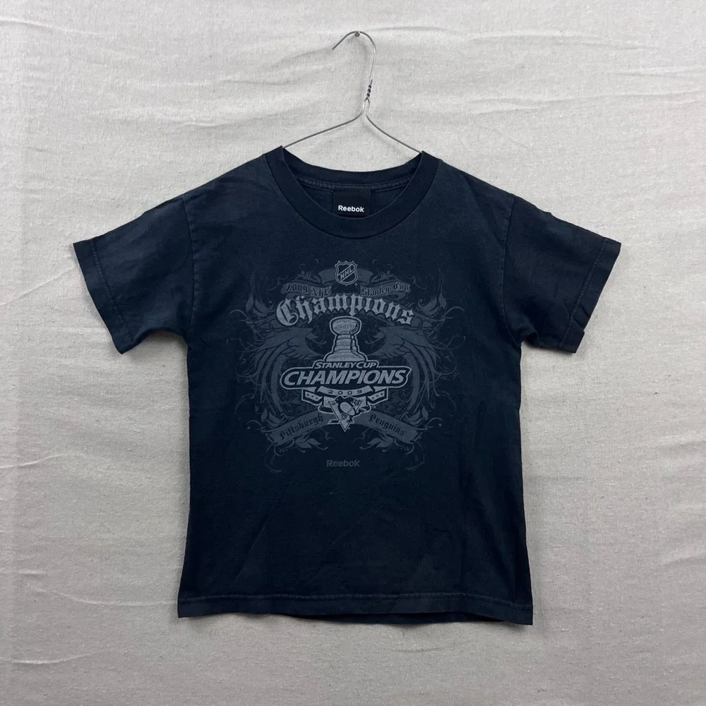 Reebok‎ T-Shirt Youth M Black 2009 Stanley Cup Champions Pittsburgh Penguins NHL